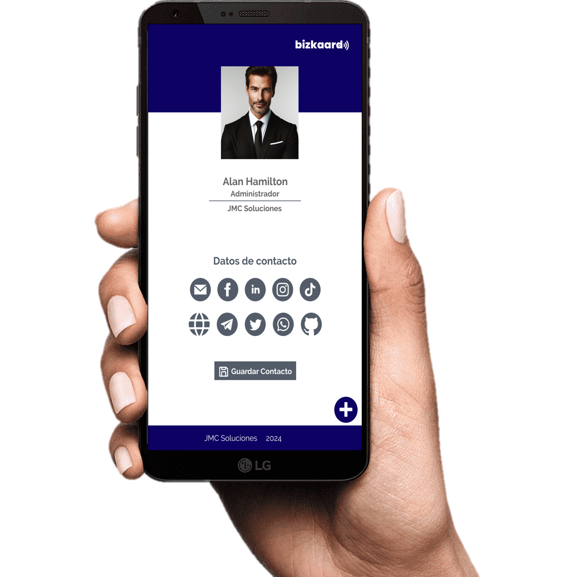 mano de una persona sosteniendo un telefono donde se muestra el perfil de una persona que ha utilizado la tarjeta bizkaard